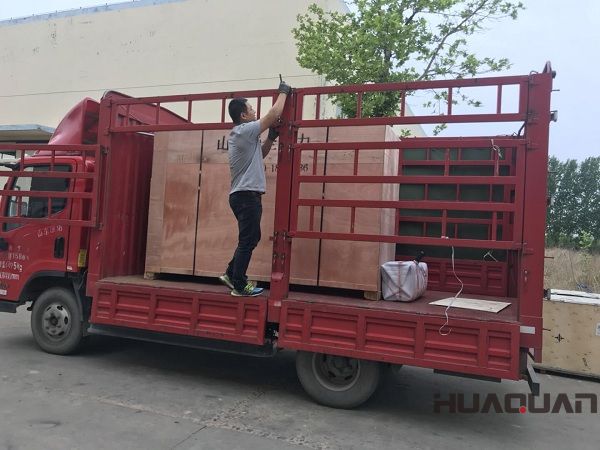 一臺120kw靜音箱發(fā)電機(jī)組在2018年5月27日順利發(fā)往內(nèi)蒙古自治區(qū)海拉爾市