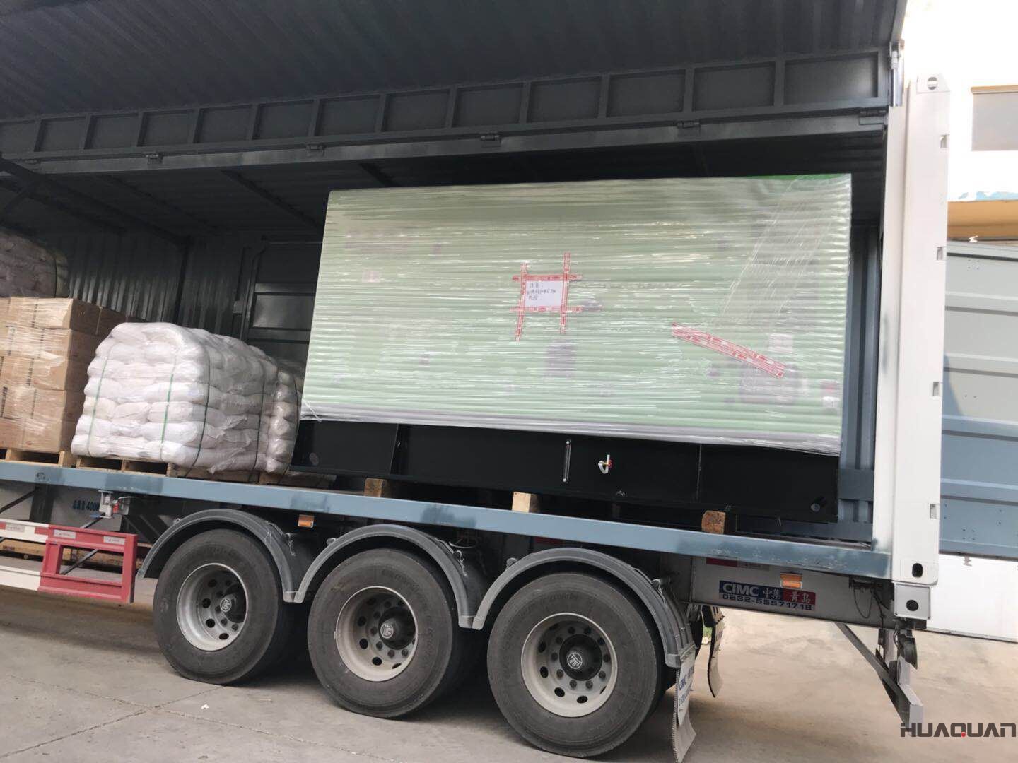 一臺HQ200GF防雨棚柴油發(fā)電機(jī)組于2018年7月3日順利發(fā)往江蘇省