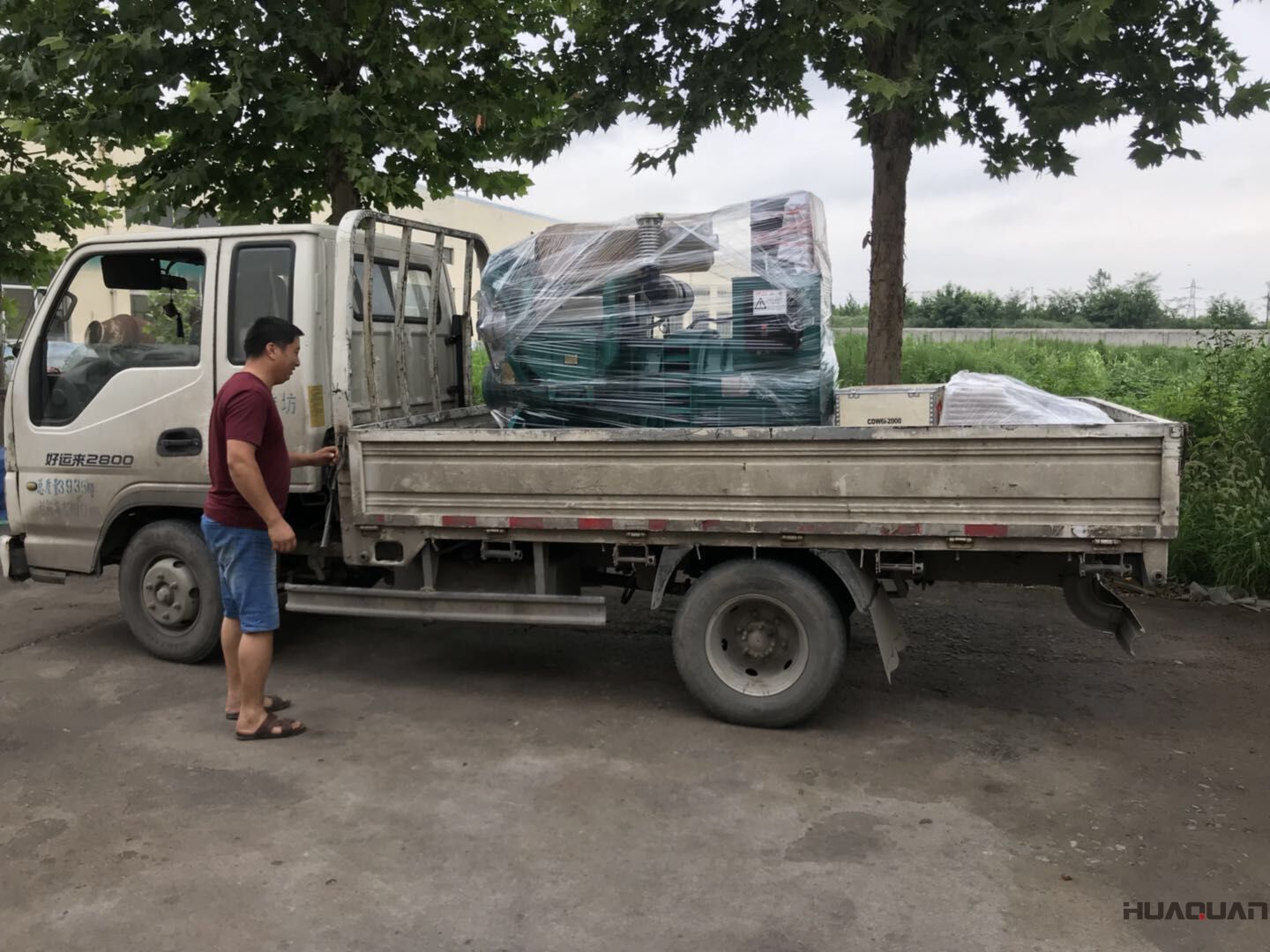 7月22號一臺HQ120GF標(biāo)配型柴油發(fā)電機組發(fā)往河南