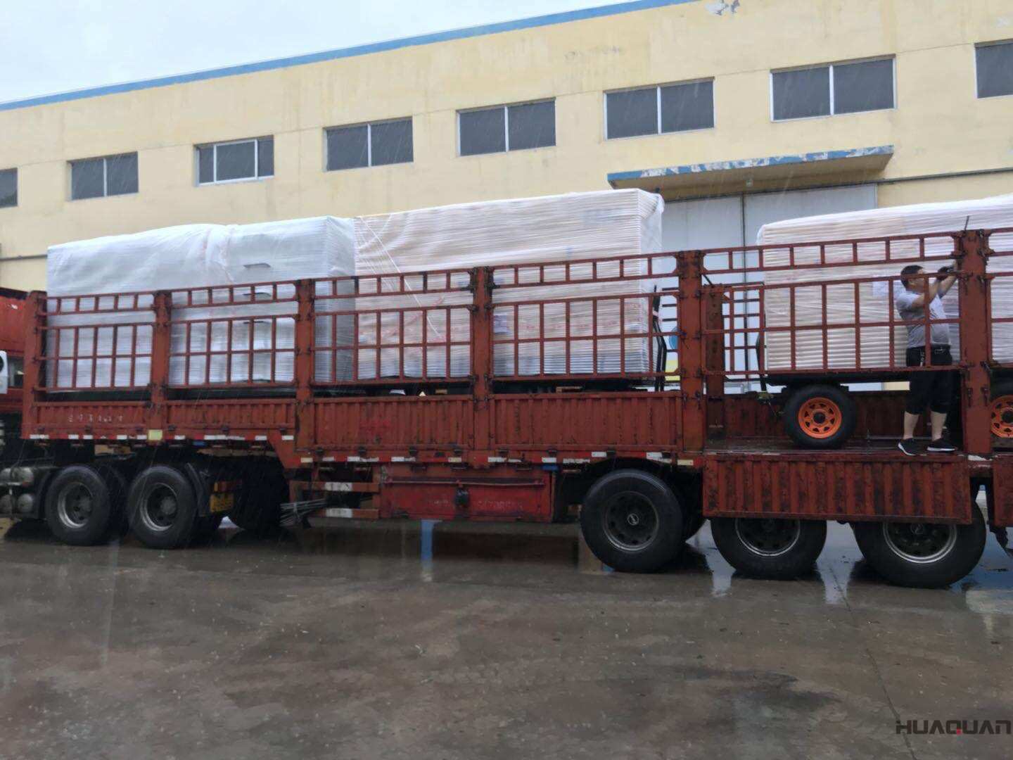 一臺100kw靜音箱型柴油發(fā)電機組于9月19日發(fā)往福建