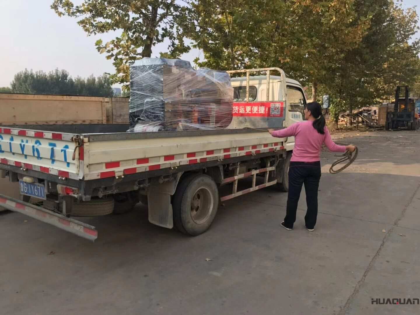 宋先生從華全動力訂購的一臺50kw靜音箱柴油發電機組于10月17日順利發往山東德州