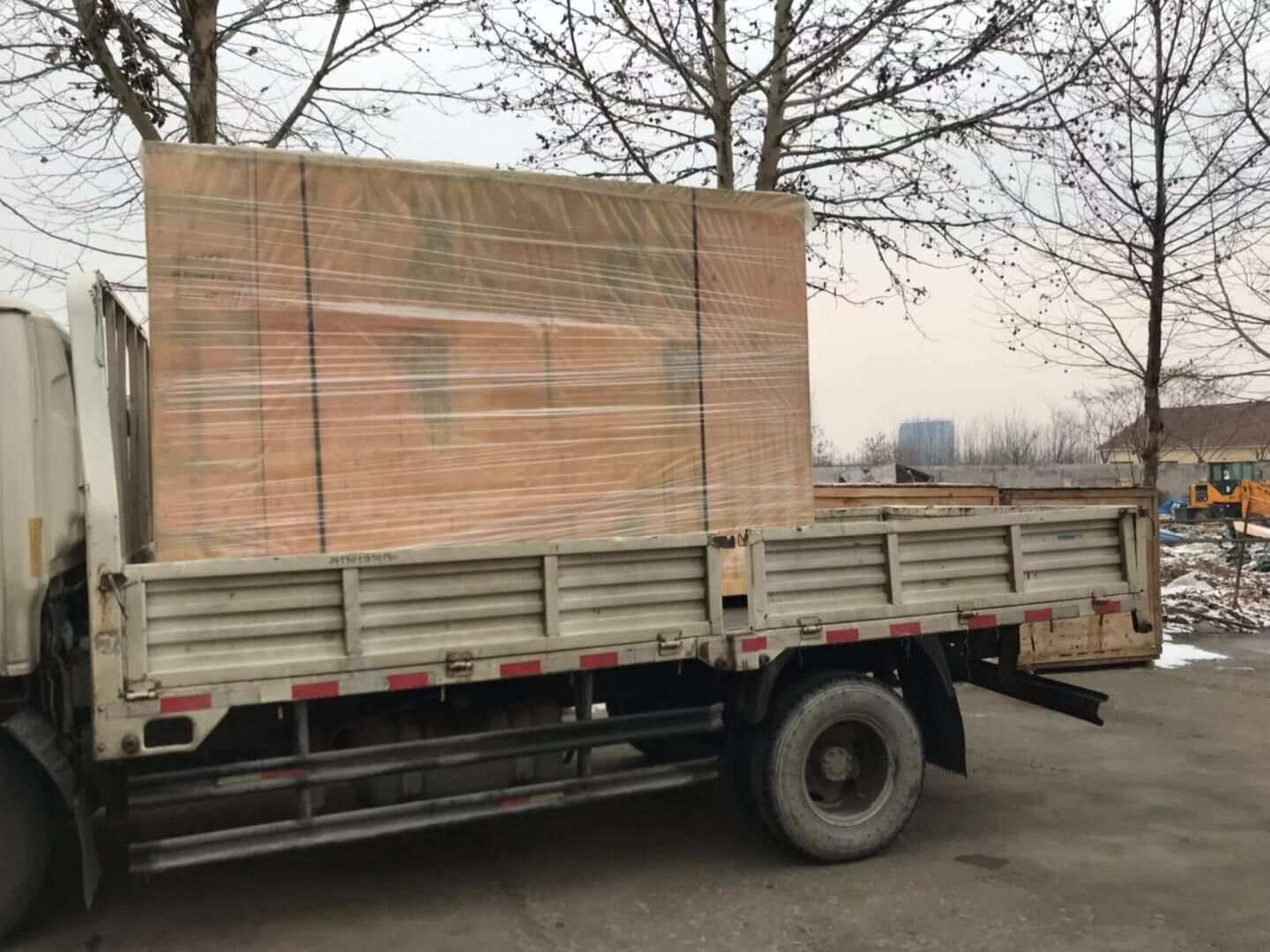 華全動力一臺100kw自動化柴油發(fā)電機(jī)組于12月11日順利發(fā)往河北省