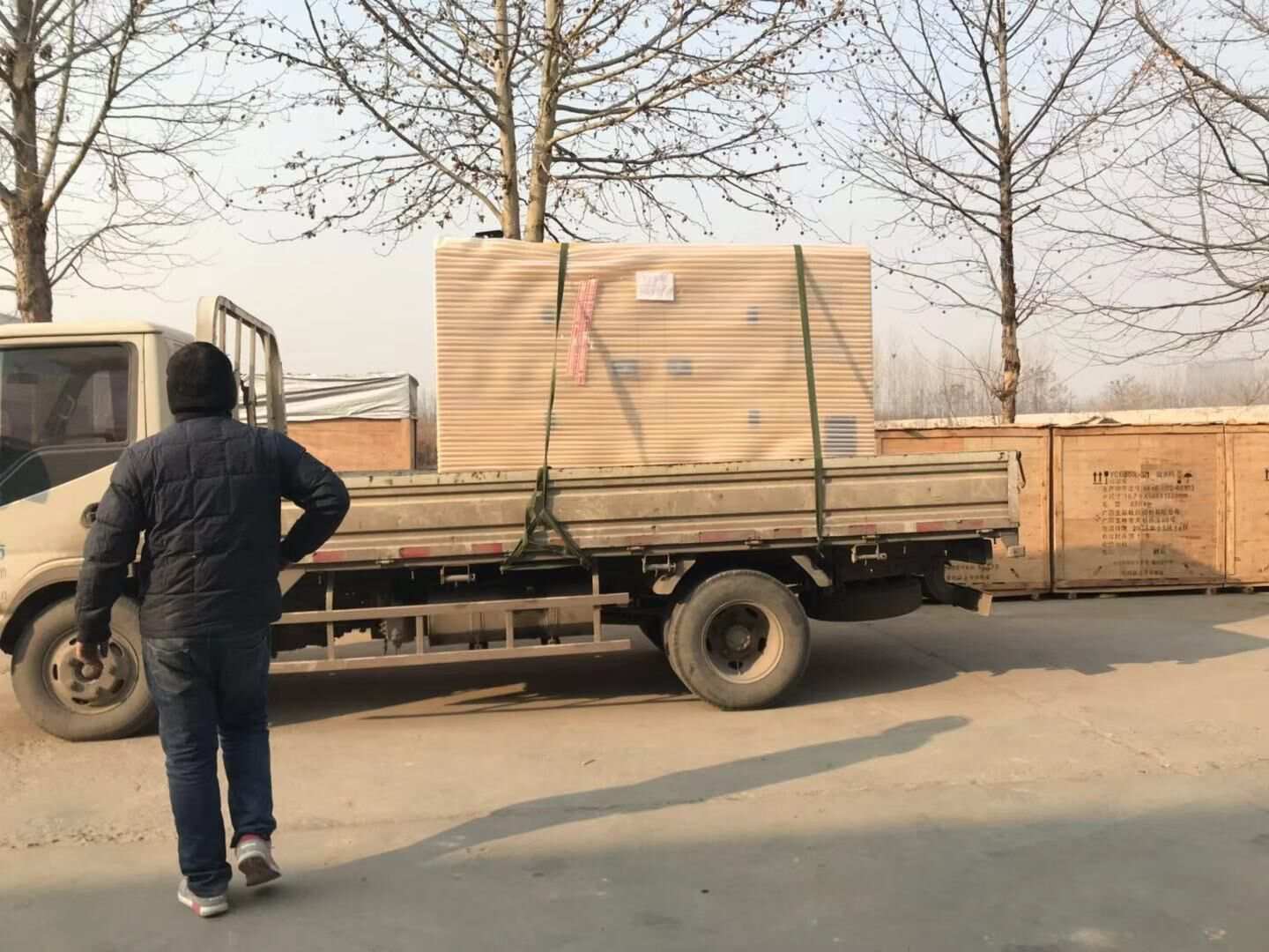 1月3日，王先生從華全動力采購的50kw靜音箱柴油發(fā)電機(jī)組順利的發(fā)往河北省
