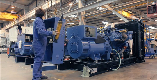 正確操作華全發(fā)電機(jī)組